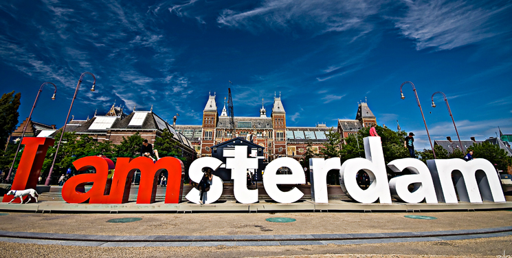 Amsterdam true sharing pioneer